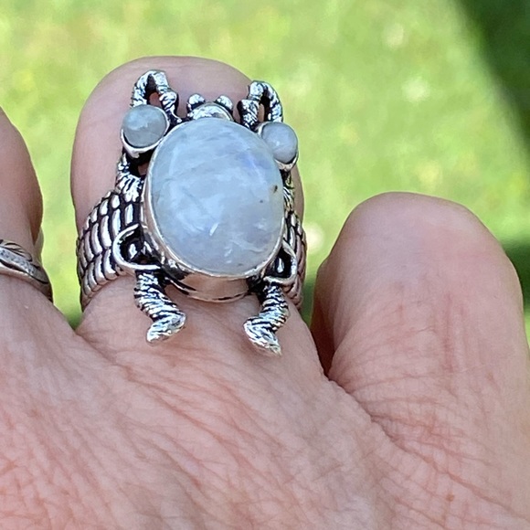 Bat ring .925 Sterling Silver set with 3 rainbow moonstones textured band sz 8.5 - Picture 10 of 16